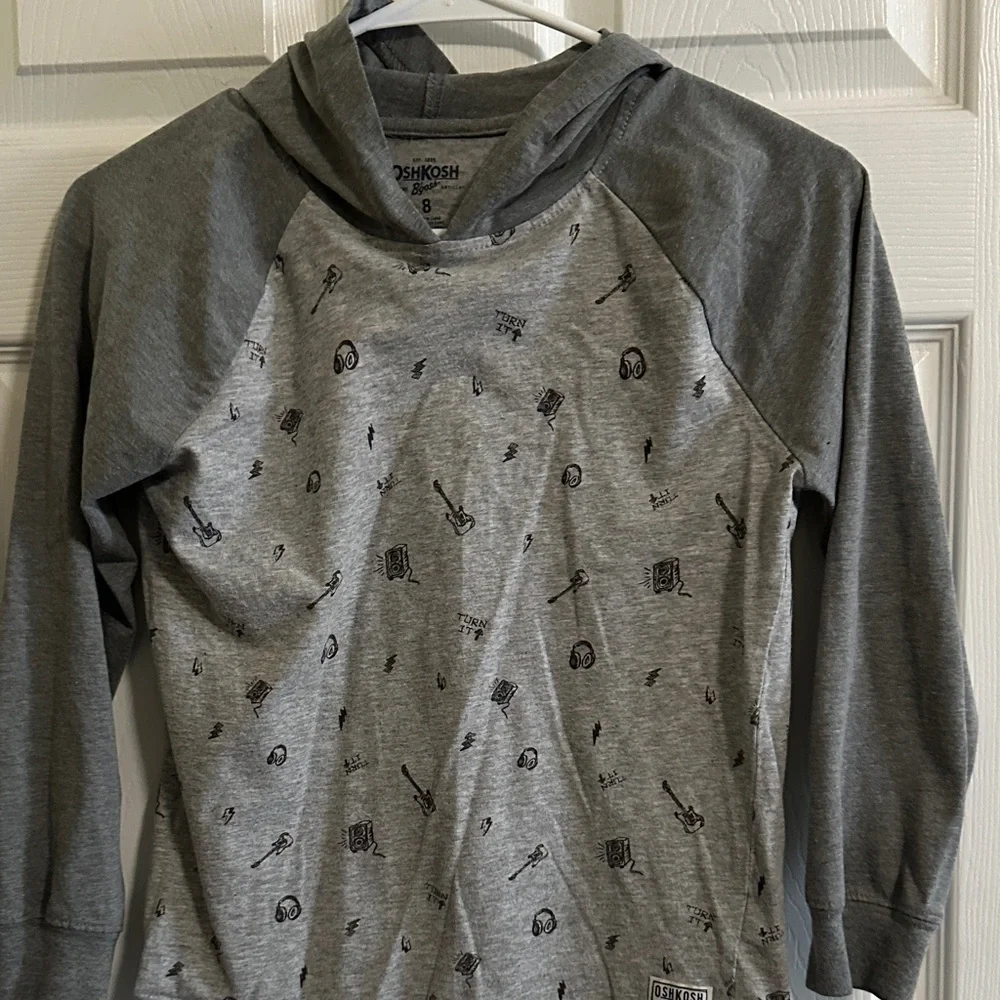 Oshkosh B’gosh Gray Graphic Hoodie Boy’s size 8